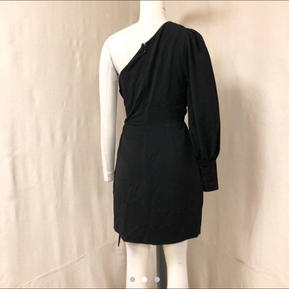 Gorgeous one shoulder lavish Alice dress❤️❤️ - Picture 5 of 6